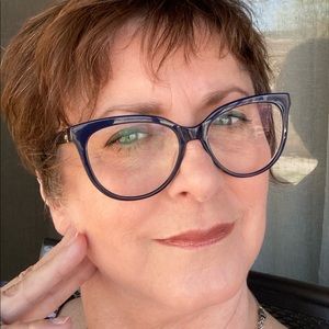 Meet your Posher, Pamela